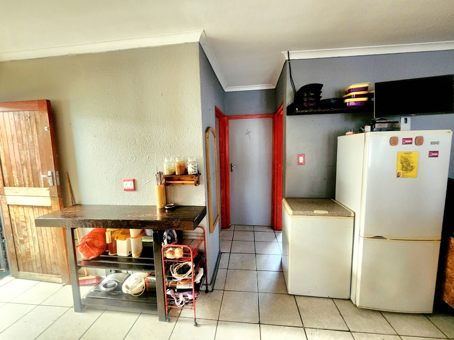 2 Bedroom Property for Sale in Peerless Park West Western Cape